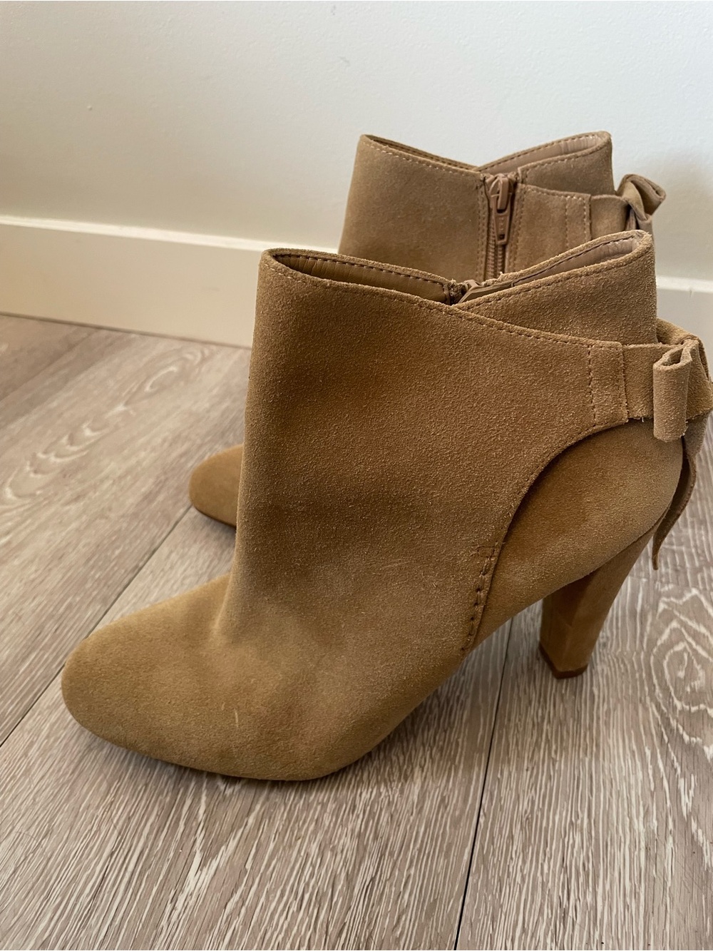ALDO Suede Leather Back Bow Heeled Ankle Boots Size 8.5